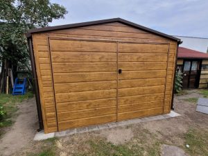 Plechová garáž 3,5x6m v imitaci dřeva | Konstrukce z uzavřených profilů