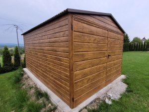 Plechová garáž 3x5m v imitaci dřeva | Konstrukce z uzavřených profilů